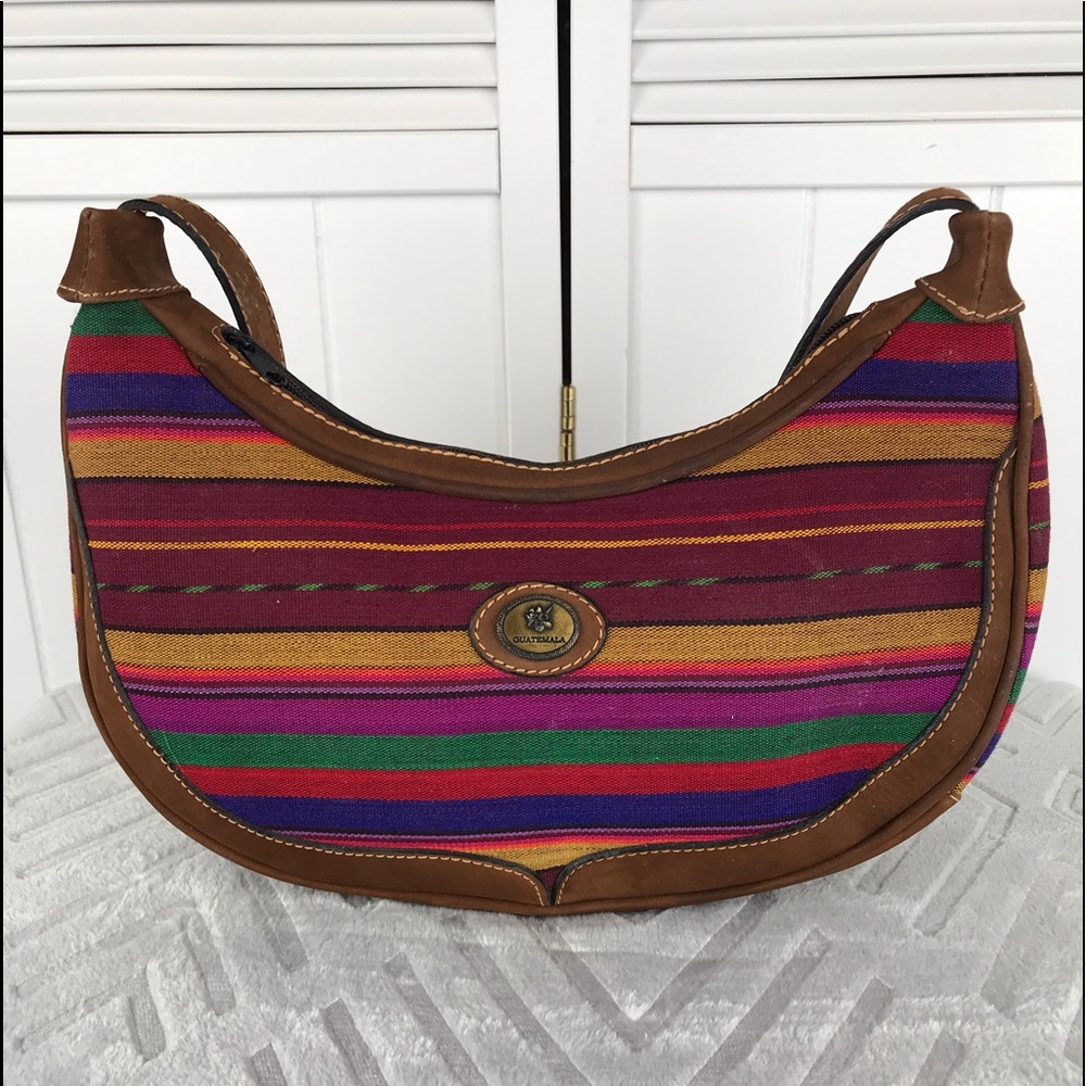 Fabric and suede shoulder bag.